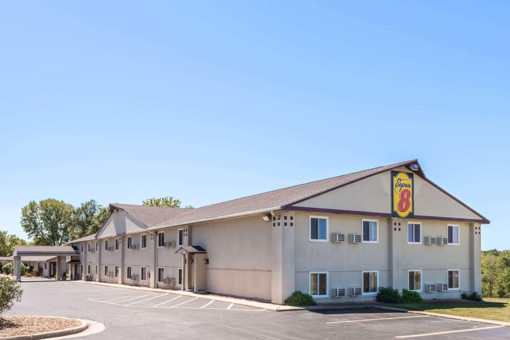 Super 8 By Wyndham Higginsville Exterior photo